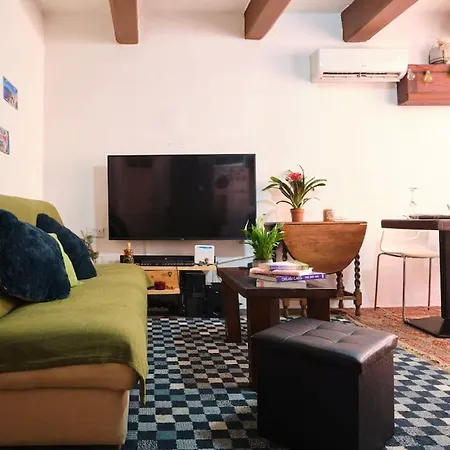 Private In Heart Of La Valeta